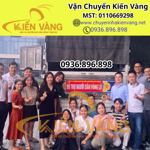 đội ngũ văn phòng Kiến Vàng chung tay cùng Đồng Bào lũ lụt